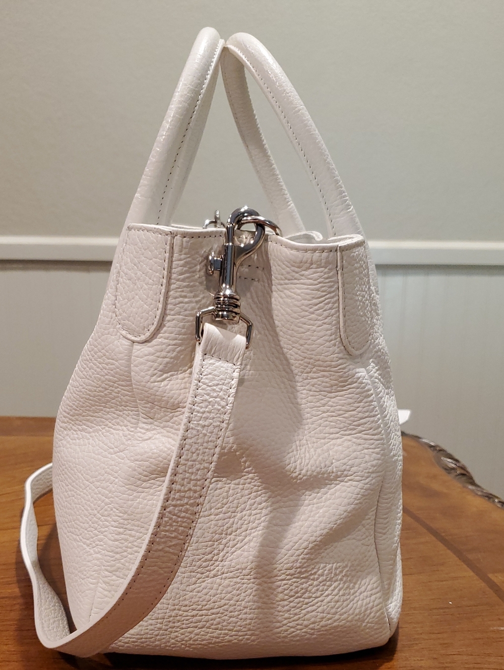 Mark & Graham Small Elisabetta Slouch Bag - Picture 3 of 14